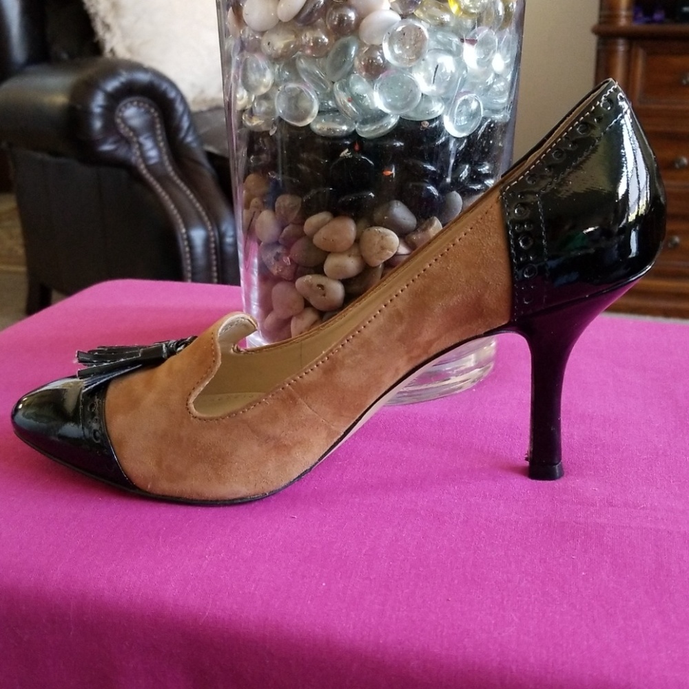 Shoes - Picture 2 of 3
